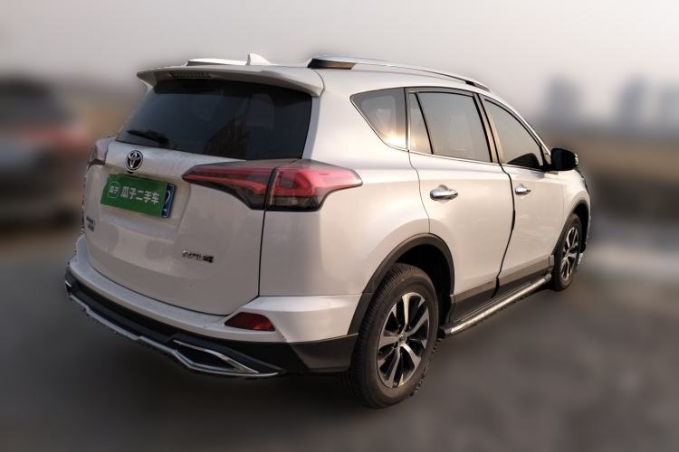 Used Toyota RAV4 2016 2.0L CVT Two-Wheel Drive Smart Edition China V Standard Rear Right 45 Deg