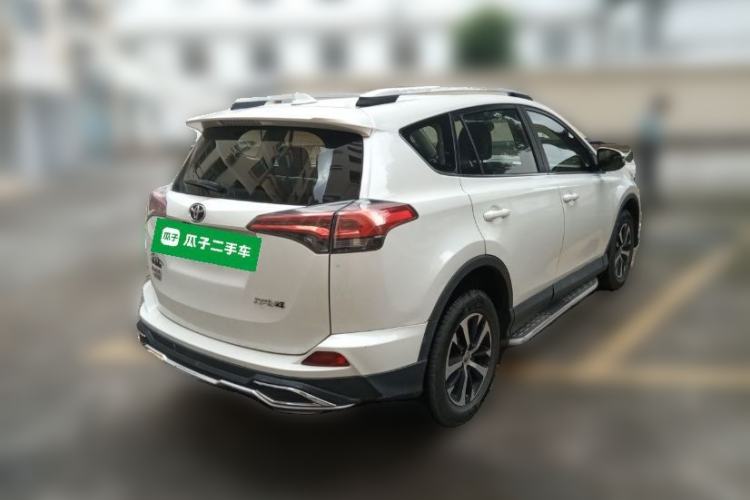 Used Toyota RAV4 2016 2.0L CVT Two-Wheel Drive Urban Edition China V Standard Rear Right 45 Deg