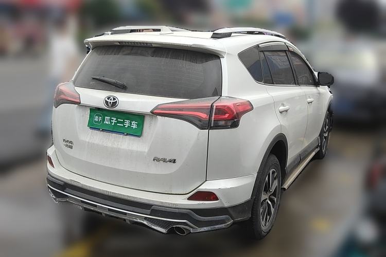 Used Toyota RAV4 2016 2.0L CVT Two-Wheel Drive Urban Edition China V Standard Rear Right 45 Deg