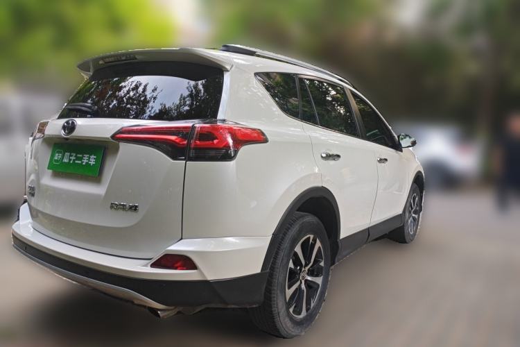 Used Toyota RAV4 2016 2.0L CVT Two-Wheel Drive Smart Edition China V Standard Rear Right 45 Deg