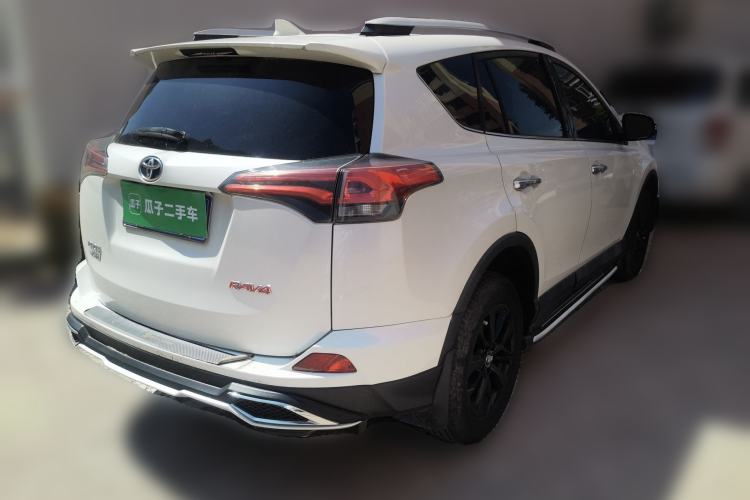 Used Toyota RAV4 2016 2.0L CVT Two-Wheel Drive Fashion Edition China V Standard Rear Right 45 Deg