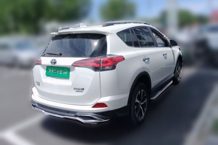 Used Toyota RAV4 2016 2.0L CVT Two-Wheel Drive Fashion Edition China V Standard Rear Right 45 Deg