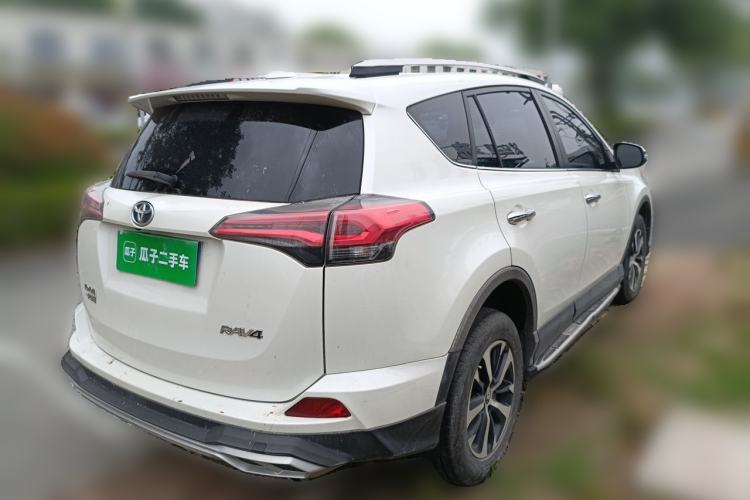 Used Toyota RAV4 2016 2.0L CVT Two-Wheel Drive Fashion Edition China V Standard Rear Right 45 Deg