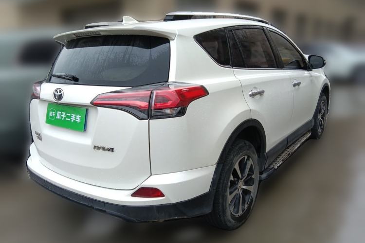 Used Toyota RAV4 2016 2.0L CVT Two-Wheel Drive Comfort Edition China V Standard Rear Right 45 Deg