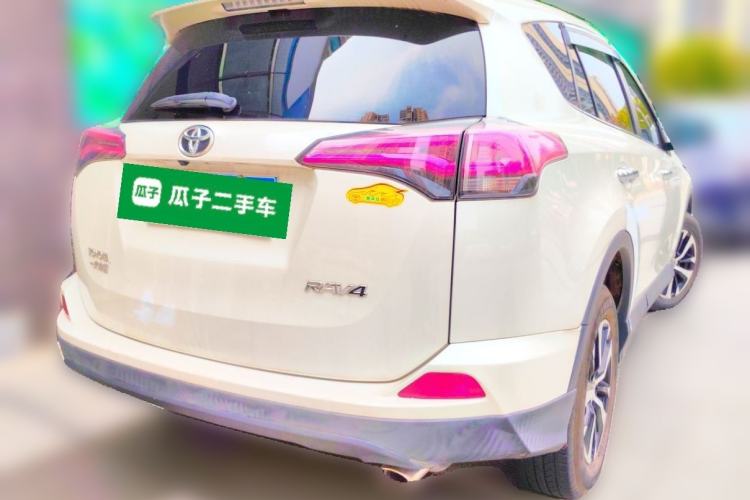 Used Toyota RAV4 2016 2.0L CVT Two-Wheel Drive Fashion Edition China V Standard Rear Right 45 Deg