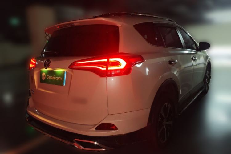 Used Toyota RAV4 2016 2.0L CVT Two-Wheel Drive Fashion Edition China V Standard Rear Right 45 Deg
