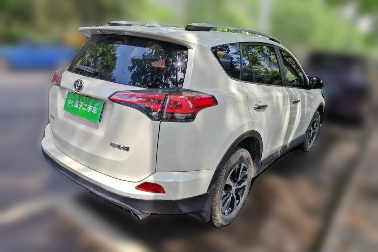 Used Toyota RAV4 2016 2.0L CVT Two-Wheel Drive Fashion Edition China V Standard Rear Right 45 Deg