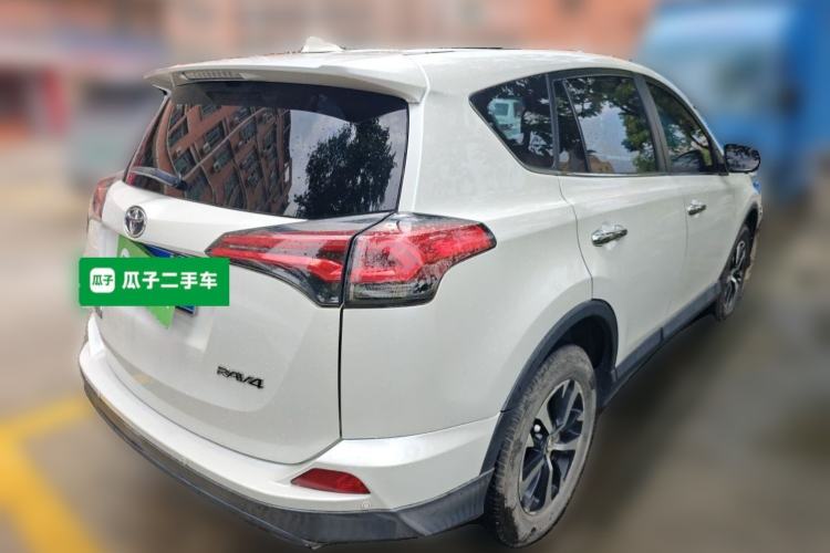 Used Toyota RAV4 2016 2.0L CVT Two-Wheel Drive Fashion Edition China V Standard Rear Right 45 Deg