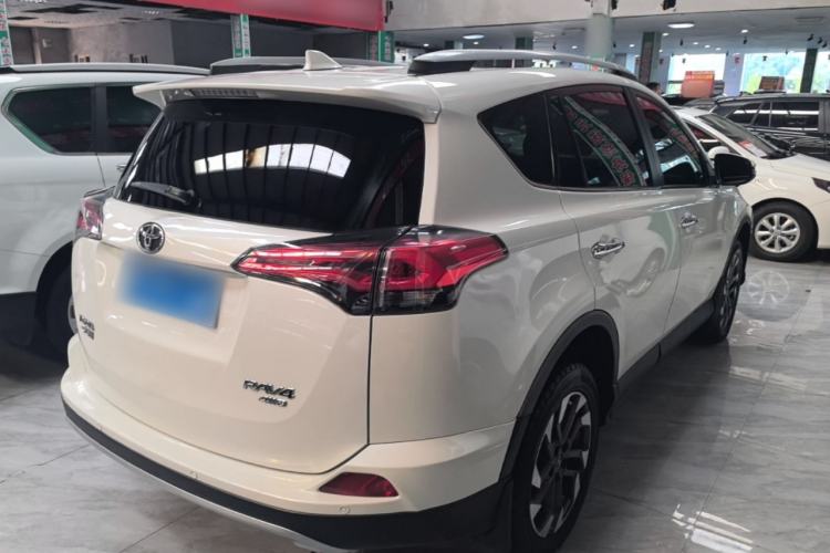 Used Toyota RAV4 2016 2.5L Automatic 4x4 Elite Edition Rear Right 45 Deg