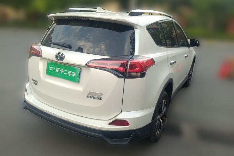 Used Toyota RAV4 2016 2.0L CVT Two-Wheel Drive Fashion Edition China V Standard Rear Right 45 Deg