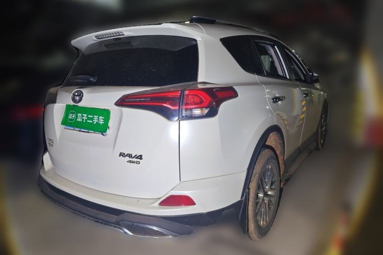 Used Toyota RAV4 2016 2.0L CVT 4x4 New Edition China V Standard Rear Right 45 Deg
