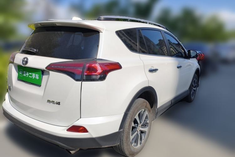 Used Toyota RAV4 2016 2.0L CVT Two-Wheel Drive Fashion Edition China V Standard Rear Right 45 Deg