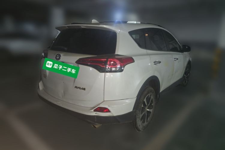 Used Toyota RAV4 2016 2.0L CVT Two-Wheel Drive Fashion Edition China V Standard Rear Right 45 Deg