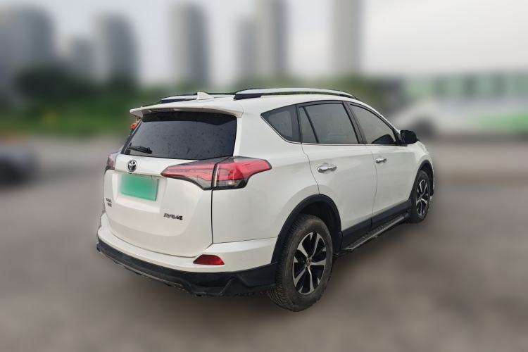 Used Toyota RAV4 2016 2.0L CVT Two-Wheel Drive Fashion Edition China V Standard Rear Right 45 Deg