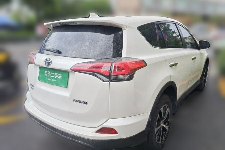 Used Toyota RAV4 2016 2.0L CVT Two-Wheel Drive Fashion Edition China V Standard Rear Right 45 Deg