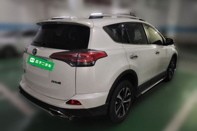 Used Toyota RAV4 2016 2.0L CVT Two-Wheel Drive Fashion Edition China V Standard Rear Right 45 Deg