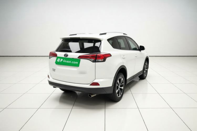 Used Toyota RAV4 2016 2.0L CVT Two-Wheel Drive Fashion Edition China V Standard Rear Right 45 Deg
