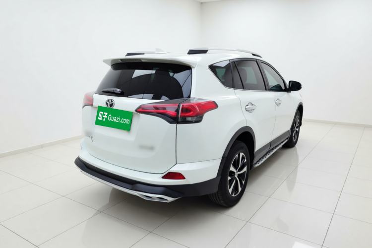 Used Toyota RAV4 2016 2.0L CVT Two-Wheel Drive Fashion Edition China V Standard Rear Right 45 Deg