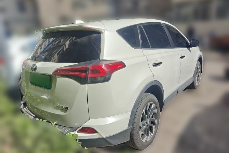 Used Toyota RAV4 2016 2.5L Automatic 4x4 Elite Edition Rear Right 45 Deg