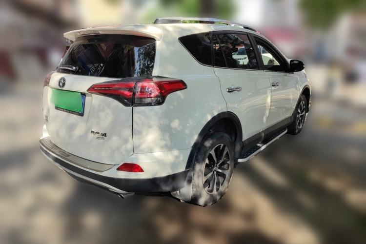 Used Toyota RAV4 2016 2.0L CVT 4x4 New Edition China V Standard Rear Right 45 Deg