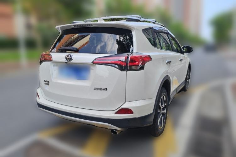 Used Toyota RAV4 2016 2.0L CVT Two-Wheel Drive Smart Edition China V Standard Rear Right 45 Deg