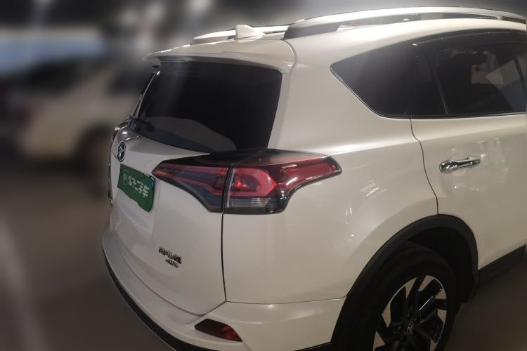 Used Toyota RAV4 2016 2.5L Automatic 4x4 Elite Edition Rear Right 45 Deg