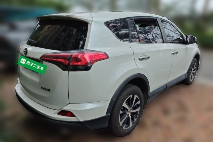 Used Toyota RAV4 2016 2.0L CVT Two-Wheel Drive Fashion Edition China V Standard Rear Right 45 Deg