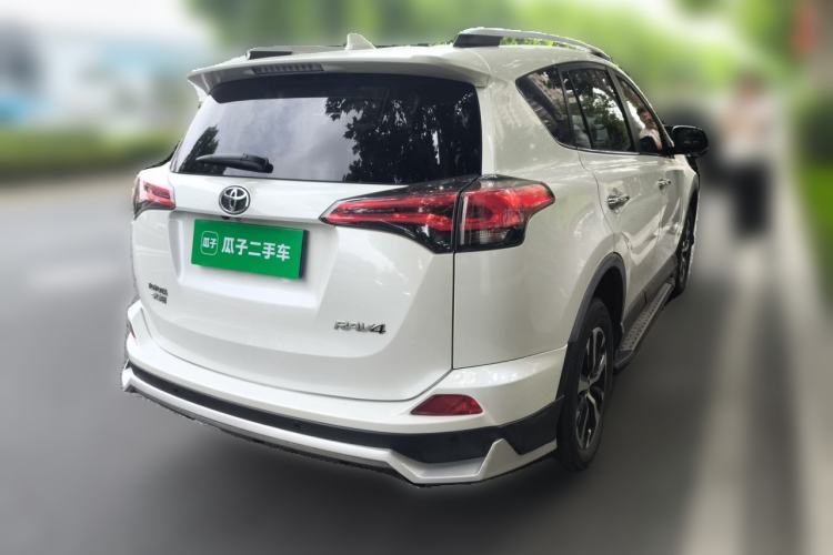 Used Toyota RAV4 2016 2.0L CVT Two-Wheel Drive Fashion Edition China V Standard Rear Right 45 Deg