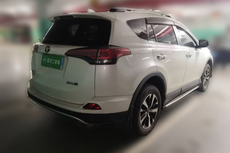 Used Toyota RAV4 2016 2.0L CVT Two-Wheel Drive Smart Edition China V Standard Rear Right 45 Deg
