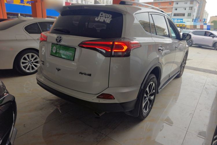 Used Toyota RAV4 2016 2.0L CVT Two-Wheel Drive Fashion Edition China V Standard Rear Right 45 Deg