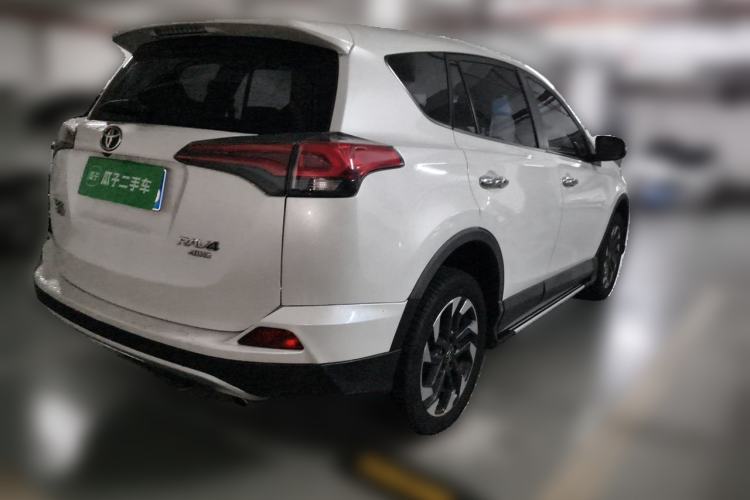 Used Toyota RAV4 2016 2.5L Automatic 4x4 Elite Edition Rear Right 45 Deg