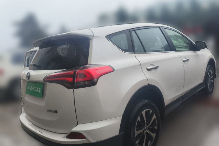 Used Toyota RAV4 2016 2.0L CVT Two-Wheel Drive Comfort Edition China V Standard Rear Right 45 Deg
