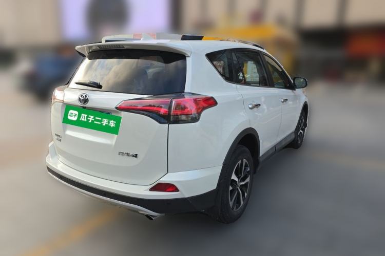 Used Toyota RAV4 2016 2.0L CVT Two-Wheel Drive Smart Edition China V Standard Rear Right 45 Deg