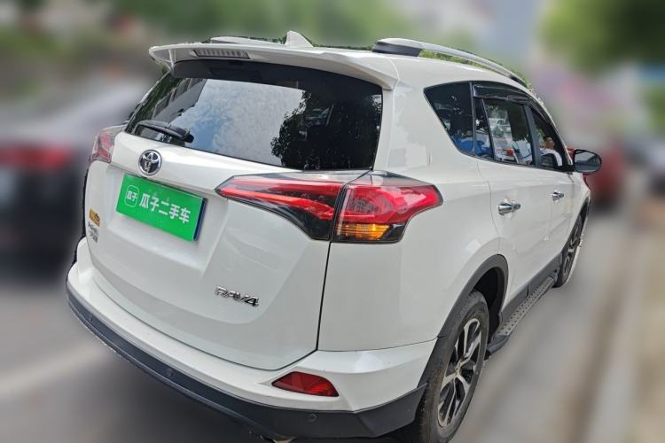 Used Toyota RAV4 2016 2.0L CVT Two-Wheel Drive Fashion Edition China V Standard Rear Right 45 Deg