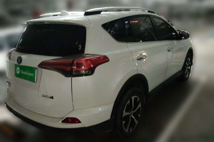 Used Toyota RAV4 2016 2.0L CVT Two-Wheel Drive Fashion Edition China V Standard Rear Right 45 Deg