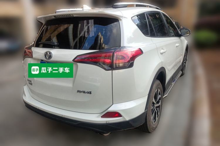 Used Toyota RAV4 2016 2.0L CVT Two-Wheel Drive Urban Edition China V Standard Rear Right 45 Deg