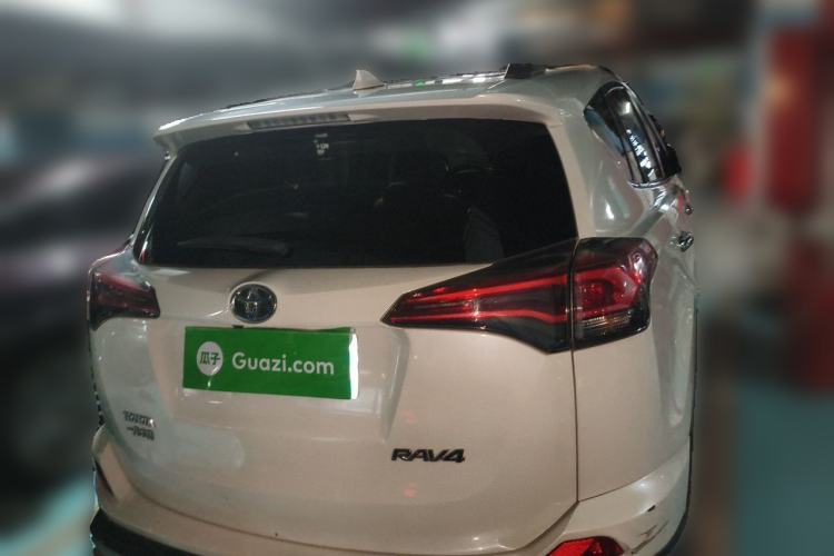 Used Toyota RAV4 2016 2.0L CVT Two-Wheel Drive Fashion Edition China V Standard Rear Right 45 Deg