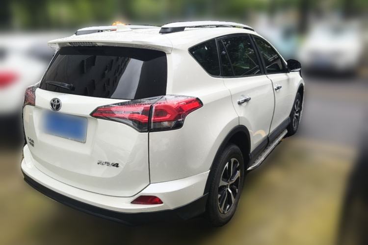 Used Toyota RAV4 2016 2.0L CVT Two-Wheel Drive Fashion Edition China V Standard Rear Right 45 Deg
