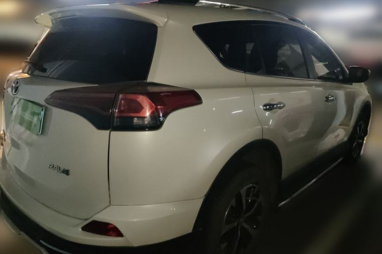 Used Toyota RAV4 2016 2.0L CVT Two-Wheel Drive Comfort Edition China V Standard Rear Right 45 Deg