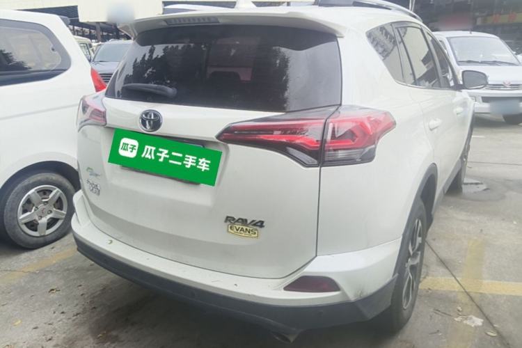 Used Toyota RAV4 2016 2.0L CVT Two-Wheel Drive Urban Edition China V Standard Rear Right 45 Deg