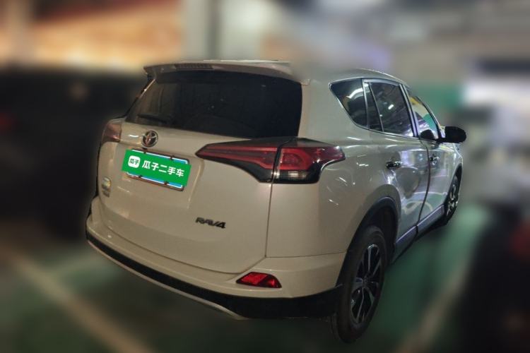 Used Toyota RAV4 2016 2.0L CVT Two-Wheel Drive Smart Edition China V Standard Rear Right 45 Deg