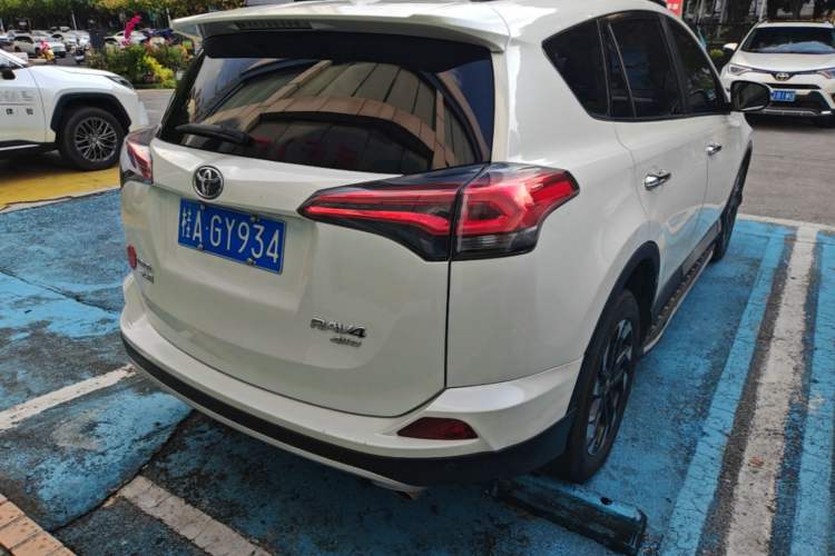 Used Toyota RAV4 2016 2.5L Automatic 4x4 Prestige Edition Rear Right 45 Deg
