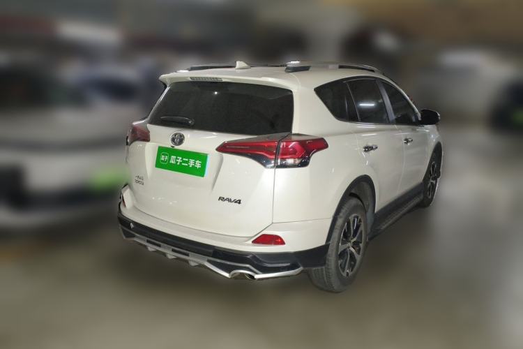 Used Toyota RAV4 2016 2.0L CVT Two-Wheel Drive Fashion Edition China V Standard Rear Right 45 Deg