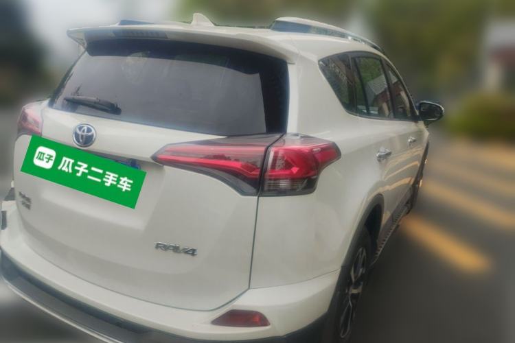 Used Toyota RAV4 2016 2.0L CVT Two-Wheel Drive Fashion Edition China V Standard Rear Right 45 Deg