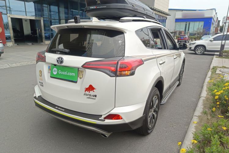 Used Toyota RAV4 2016 2.0L CVT Two-Wheel Drive Urban Edition China V Standard Rear Right 45 Deg