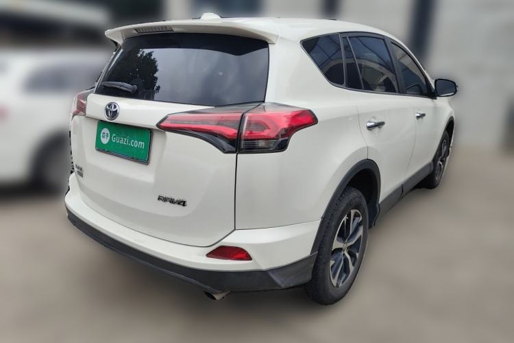 Used Toyota RAV4 2016 2.0L CVT Two-Wheel Drive Fashion Edition China V Standard Rear Right 45 Deg