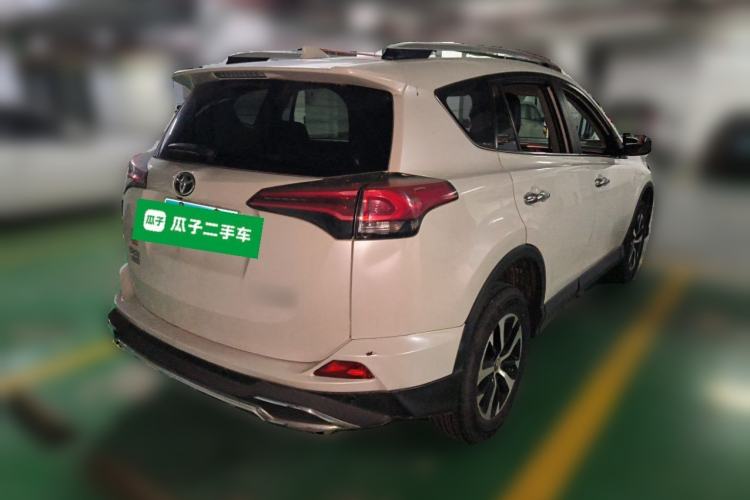 Used Toyota RAV4 2016 2.0L CVT Two-Wheel Drive Fashion Edition China V Standard Rear Right 45 Deg