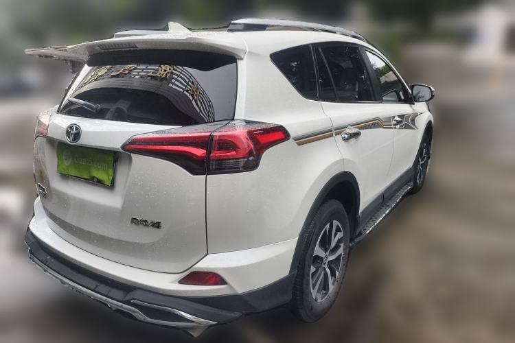 Used Toyota RAV4 2016 2.0L CVT Two-Wheel Drive Fashion Edition China V Standard Rear Right 45 Deg
