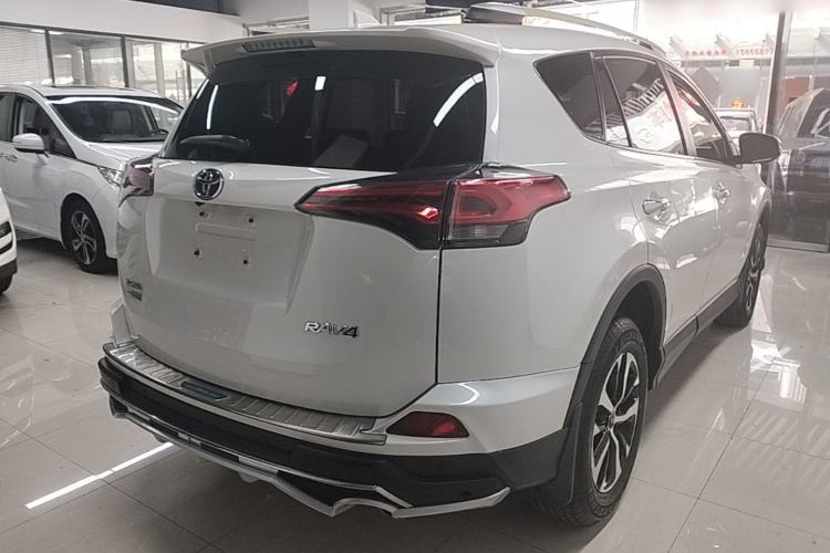 Used Toyota RAV4 2016 2.0L CVT Two-Wheel Drive Smart Edition China V Standard Rear Right 45 Deg