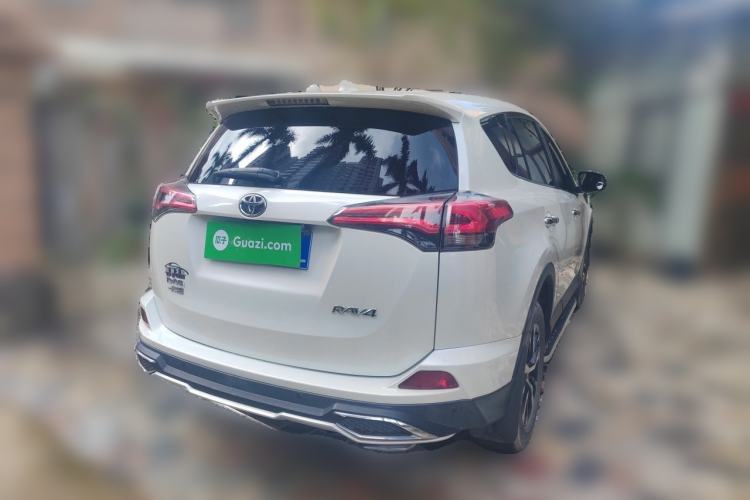 Used Toyota RAV4 2016 2.0L CVT Two-Wheel Drive Fashion Edition China V Standard Rear Right 45 Deg